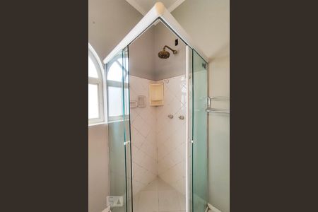 Casa à venda com 750m², 5 quartos e 5 vagas Casa à venda com 750m², 5 quartos e 5 vagasBanheiro Suíte 4
