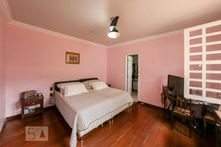 Casa à venda com 410m², 5 quartos e 4 vagas Casa à venda com 410m², 5 quartos e 4 vagasQuarto Suíte 1