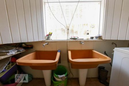 Casa à venda com 410m², 5 quartos e 4 vagas Casa à venda com 410m², 5 quartos e 4 vagasÁrea de Serviço