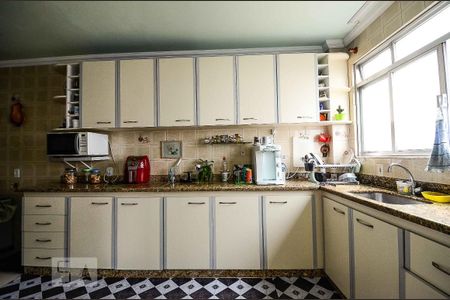 Apartamento à venda com 179m², 4 quartos e 3 vagas Apartamento à venda com 179m², 4 quartos e 3 vagasCozinha - Armários