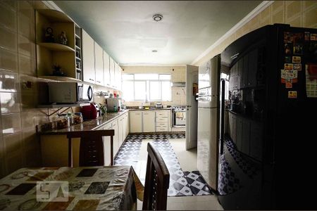 Apartamento à venda com 179m², 4 quartos e 3 vagas Apartamento à venda com 179m², 4 quartos e 3 vagasCozinha