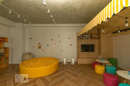 Studio à venda com 34m², 1 quarto e sem vaga Studio à venda com 34m², 1 quarto e sem vagaBrinquedoteca