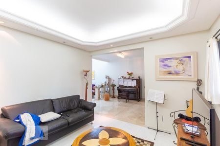 Casa à venda com 440m², 4 quartos e 4 vagas Casa à venda com 440m², 4 quartos e 4 vagasSala