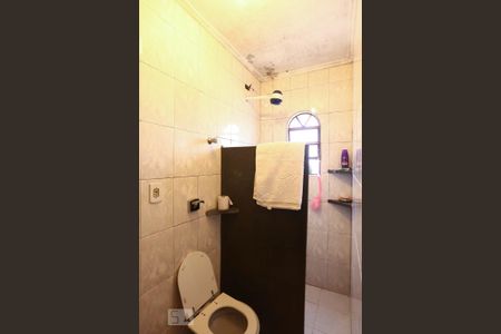 Casa à venda com 220m², 3 quartos e 6 vagasBanheiro suíte 2