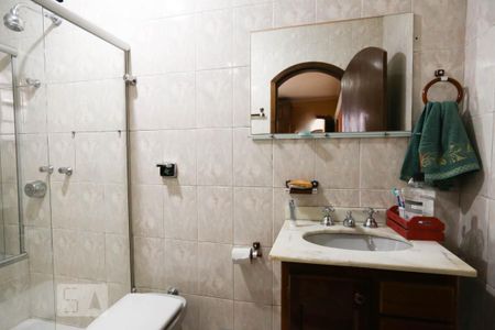 Casa à venda com 220m², 3 quartos e 6 vagasBanheiro suíte 1