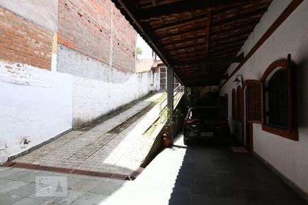 Casa à venda com 220m², 3 quartos e 6 vagasQuintal