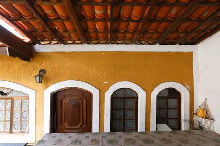 Casa à venda com 220m², 3 quartos e 6 vagasEdícula