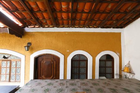 Casa à venda com 220m², 3 quartos e 6 vagasEdícula