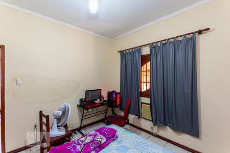 Casa à venda com 300m², 3 quartos e 3 vagas Casa à venda com 300m², 3 quartos e 3 vagasSuite