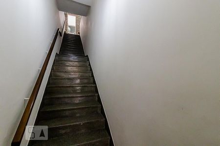 Casa à venda com 306m², 3 quartos e 2 vagas Casa à venda com 306m², 3 quartos e 2 vagasEscada da Entrada