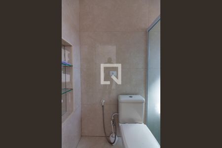 Casa para alugar com 180m², 2 quartos e 1 vaga Casa para alugar com 180m², 2 quartos e 1 vagaBanheiro da Suíte