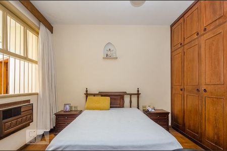 Casa à venda com 229m², 3 quartos e 4 vagasSuíte