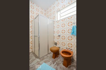 Casa à venda com 229m², 3 quartos e 4 vagasBanheiro da Suíte