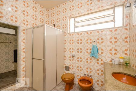 Casa à venda com 229m², 3 quartos e 4 vagasBanheiro da Suíte