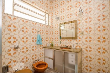 Casa à venda com 229m², 3 quartos e 4 vagasBanheiro da Suíte