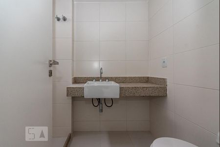 Apartamento à venda com 180m², 2 quartos e 1 vaga Apartamento à venda com 180m², 2 quartos e 1 vagaBanheiro da Suíte 2