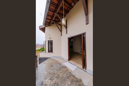Casa à venda com 360m², 4 quartos e 4 vagasEntrada