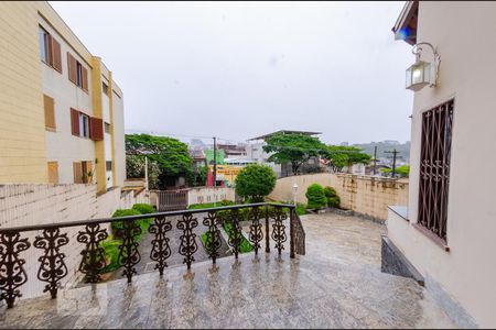 Casa à venda com 360m², 4 quartos e 4 vagasEntrada