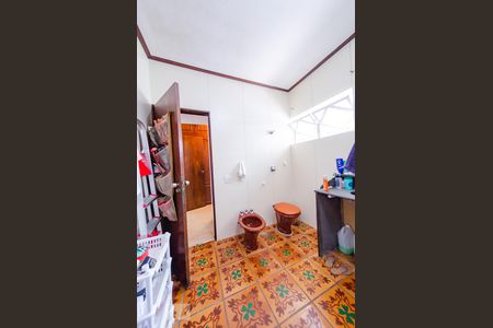 Casa à venda com 360m², 4 quartos e 4 vagasBanheiro da suíte 2