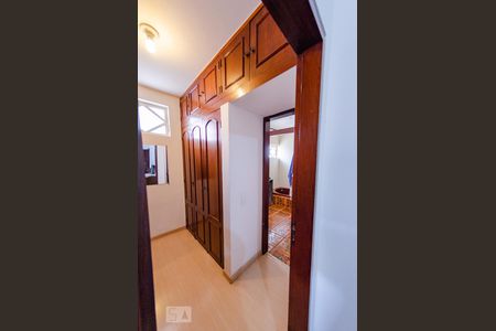 Casa à venda com 360m², 4 quartos e 4 vagasSuíte 2 - Closet