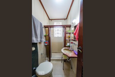 Casa à venda com 360m², 4 quartos e 4 vagasBanheiro da suíte 1