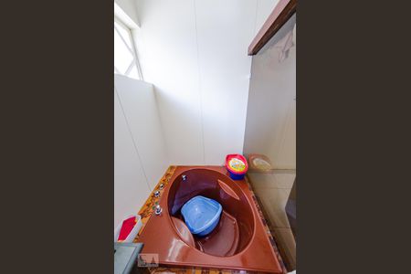 Casa à venda com 360m², 4 quartos e 4 vagasBanheiro da suíte 2