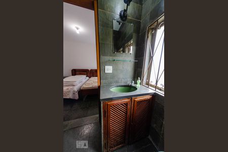 Casa à venda com 360m², 4 quartos e 4 vagasBanheiro da suíte 3