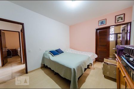 Casa à venda com 360m², 4 quartos e 4 vagasSuíte 1