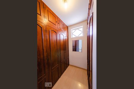 Casa à venda com 360m², 4 quartos e 4 vagasSuíte 2 - Closet