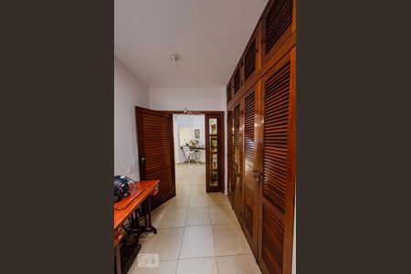 Casa à venda com 360m², 4 quartos e 4 vagasSuíte 2 - Closet