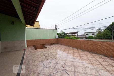 Casa para alugar com 450m², 5 quartos e 4 vagas Casa para alugar com 450m², 5 quartos e 4 vagasQuintal da frente
