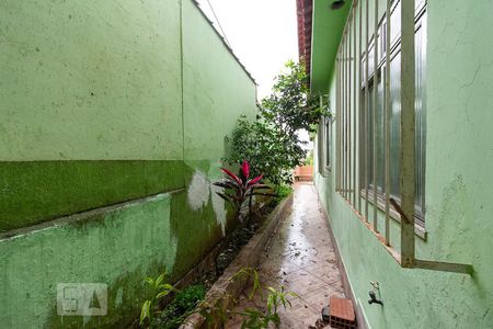 Casa para alugar com 450m², 5 quartos e 4 vagas Casa para alugar com 450m², 5 quartos e 4 vagasCorredor externo