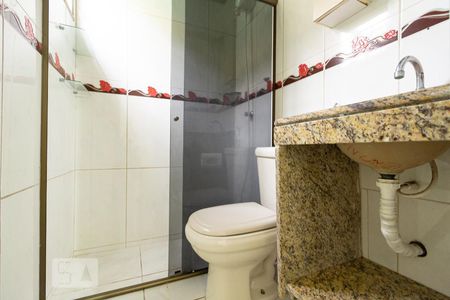 Casa para alugar com 450m², 5 quartos e 4 vagas Casa para alugar com 450m², 5 quartos e 4 vagasDetalhe do banheiro da suíte