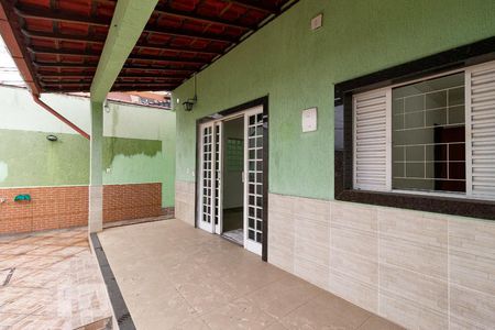 Casa para alugar com 450m², 5 quartos e 4 vagas Casa para alugar com 450m², 5 quartos e 4 vagasVaranda