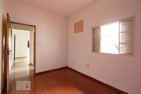 Casa para alugar com 450m², 5 quartos e 4 vagas Casa para alugar com 450m², 5 quartos e 4 vagasQuarto 2