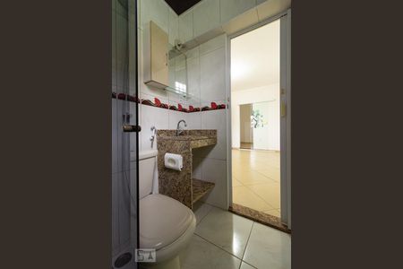 Casa para alugar com 450m², 5 quartos e 4 vagas Casa para alugar com 450m², 5 quartos e 4 vagasBanheiro da suíte