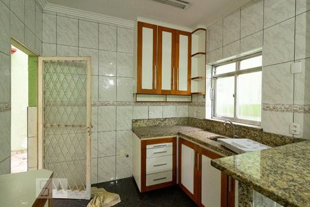 Casa para alugar com 450m², 5 quartos e 4 vagas Casa para alugar com 450m², 5 quartos e 4 vagasCozinha