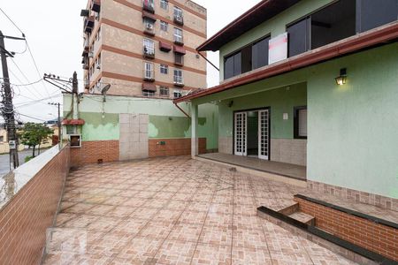 Casa para alugar com 450m², 5 quartos e 4 vagas Casa para alugar com 450m², 5 quartos e 4 vagasQuintal da frente