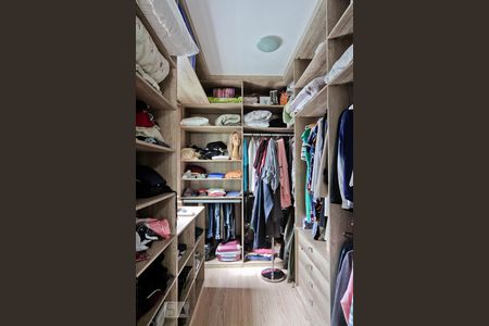 Casa à venda com 147m², 4 quartos e 2 vagasCloset da Suíte 1