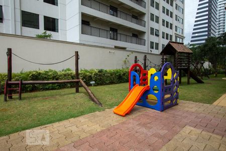 Apartamento à venda com 162m², 3 quartos e 2 vagas Apartamento à venda com 162m², 3 quartos e 2 vagasPlayground