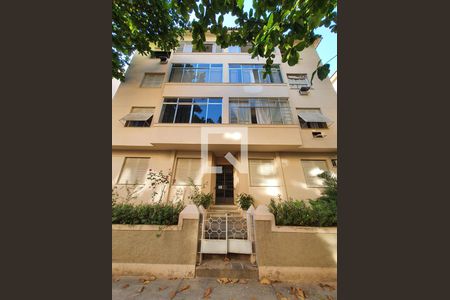 Apartamento à venda com 75m², 2 quartos e sem vaga Apartamento à venda com 75m², 2 quartos e sem vagaFachada