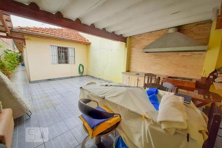Casa à venda com 215m², 2 quartos e 2 vagasQuintal