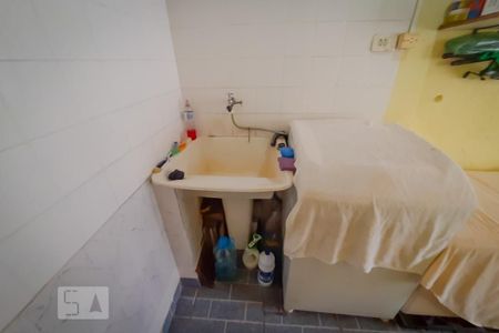 Casa à venda com 215m², 2 quartos e 2 vagasLavanderia