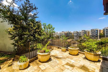Casa de condomínio à venda com 450m², 4 quartos e 4 vagas Casa de condomínio à venda com 450m², 4 quartos e 4 vagasJardim
