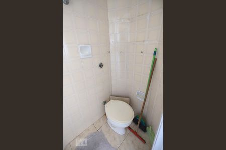 Apartamento à venda com 72m², 2 quartos e 1 vaga Apartamento à venda com 72m², 2 quartos e 1 vagaBanheiro de Serviço