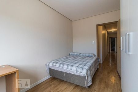 Casa à venda com 240m², 7 quartos e 8 vagas Casa à venda com 240m², 7 quartos e 8 vagasQuarto 2