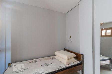 Casa à venda com 240m², 7 quartos e 8 vagas Casa à venda com 240m², 7 quartos e 8 vagasQuarto 6