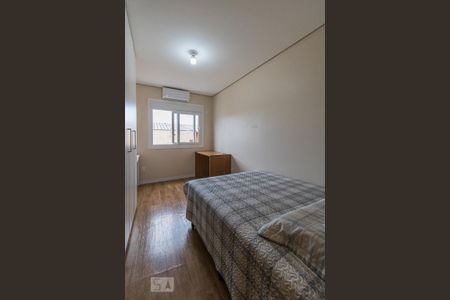 Casa à venda com 240m², 7 quartos e 8 vagas Casa à venda com 240m², 7 quartos e 8 vagasQuarto 2