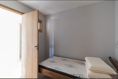 Casa à venda com 240m², 7 quartos e 8 vagas Casa à venda com 240m², 7 quartos e 8 vagasQuarto 6