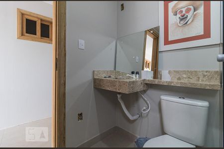 Casa à venda com 240m², 7 quartos e 8 vagas Casa à venda com 240m², 7 quartos e 8 vagasBanheiro social 2